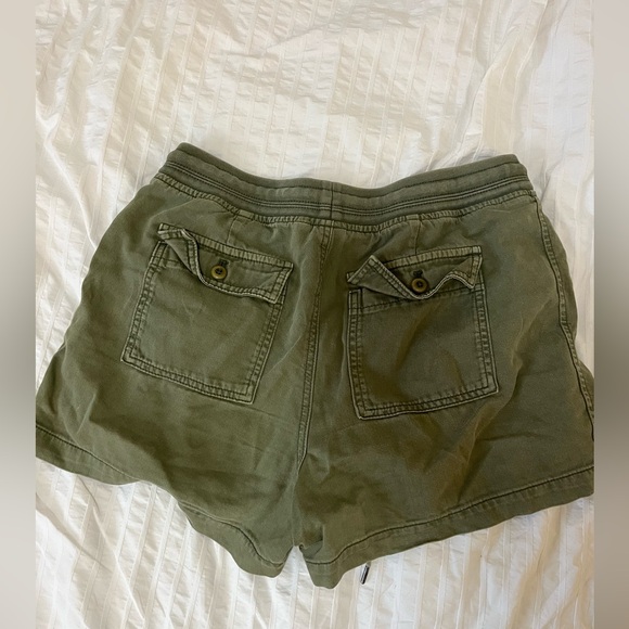 Gap khaki shorts - Picture 2 of 2
